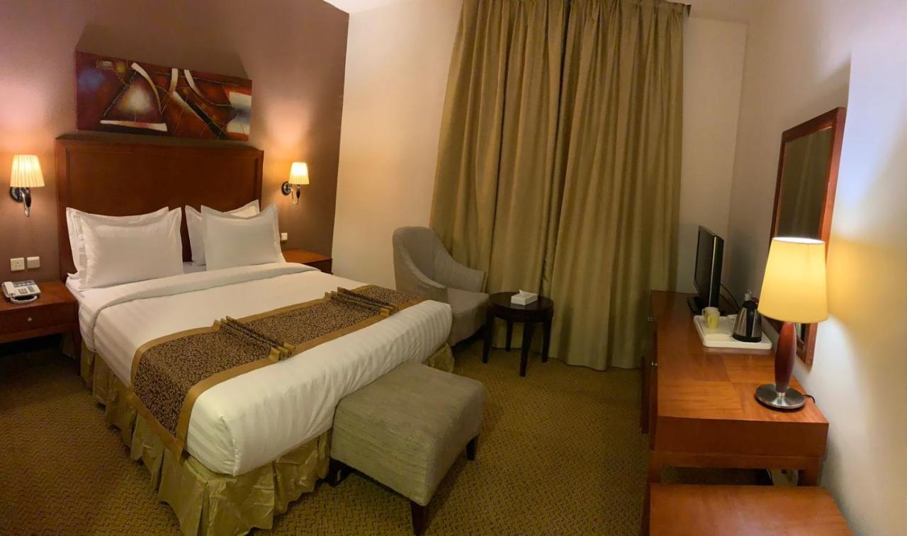 مينا بلازا الطائف Mena Plaza Taif Hotel ภายนอก รูปภาพ
